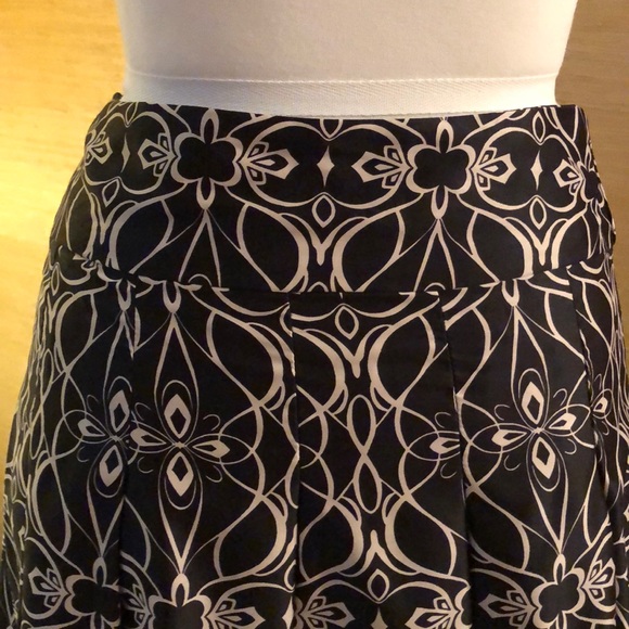 Skirt - Picture 4 of 7